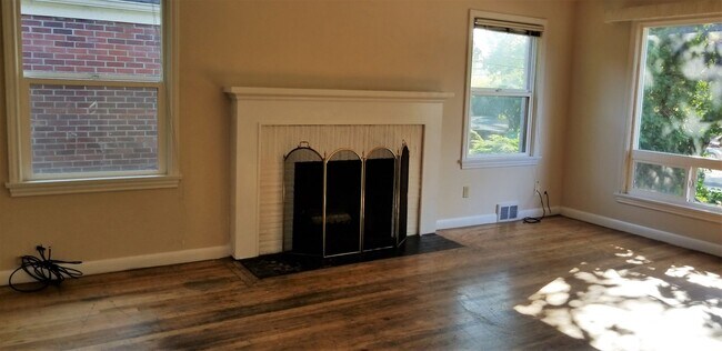 Foto del edificio - One Block to Lake Washington, Available Aug 1st