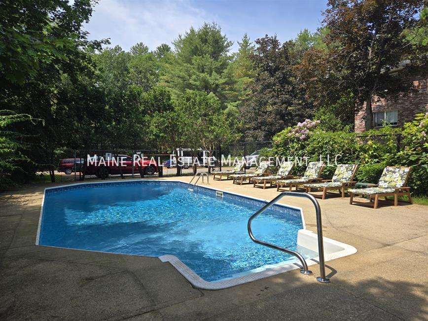 Primary Photo - 20 Tall Pines Dr