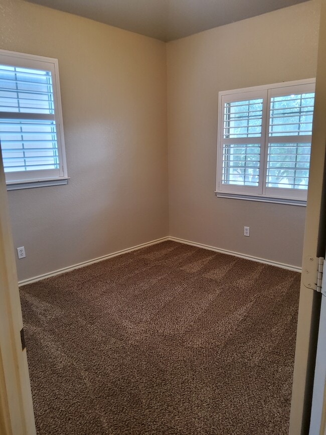 Bedroom 2 - 1310 Cresswell Cv