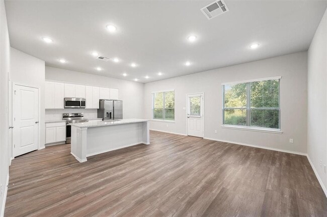 Building Photo - 275 Rd 5102F