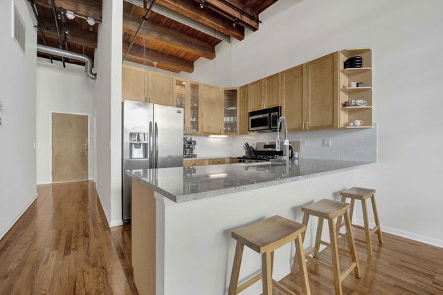 Foto del edificio - 525 W Superior St