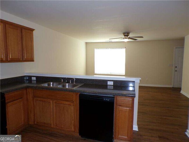 Building Photo - 38 Middlebrook Dr