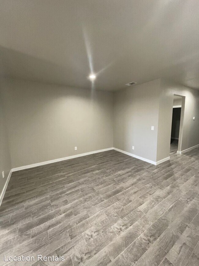 Building Photo - 4 br, 2.5 bath House - 4701 126th Street
