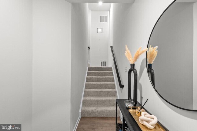 Foto del edificio - 9715 Summerton Dr