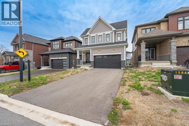 Building Photo - 35 Santos Dr