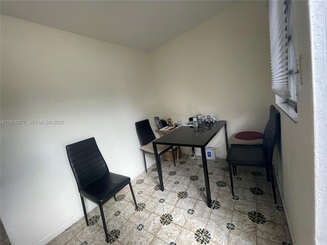 Building Photo - 1923 NW 1st Terrace