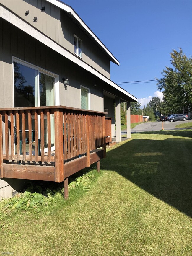 Foto del edificio - 3 br, 1.5 bath Duplex - 4110 Wilson St