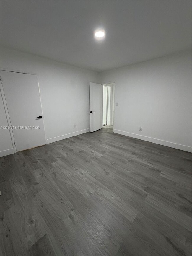 Foto del edificio - 324 Surfside Blvd