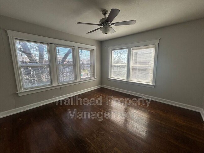 Foto del edificio - 104 N Indiana