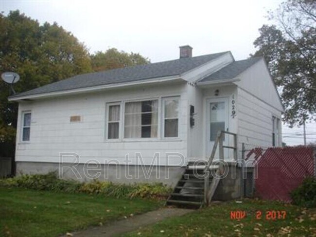 Building Photo - 1029 South Arnold Street - B
