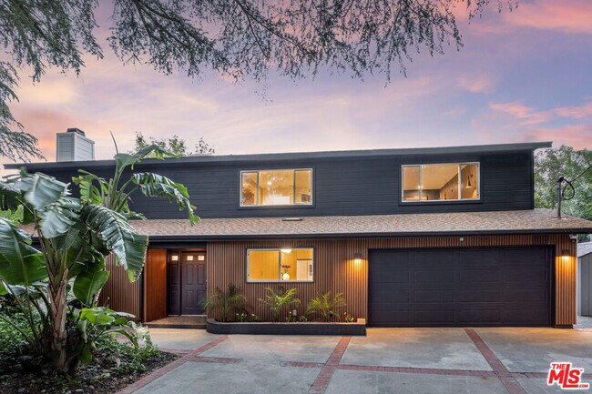 Building Photo - 6050 Sadring Ave