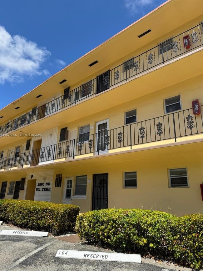 Building Photo - 2820 NE 201st Terrace