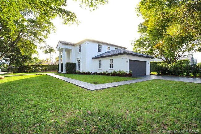 Foto del edificio - 9419 NW 54th Doral Circle Ln