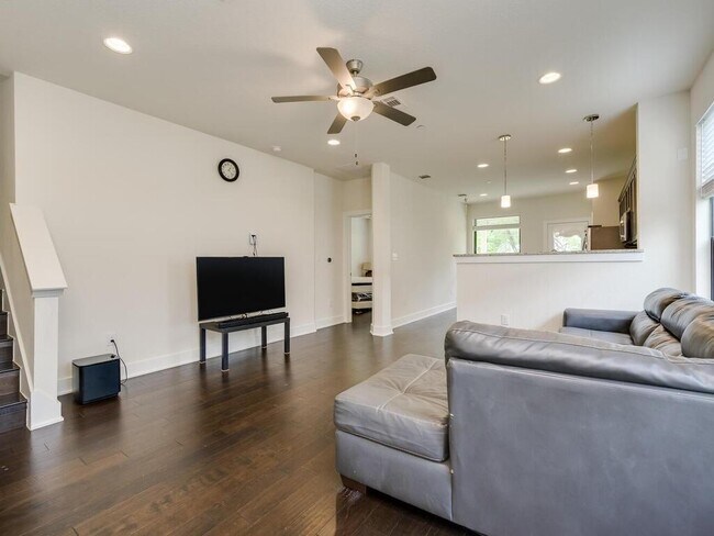 Building Photo - 12411 Maypole Bend