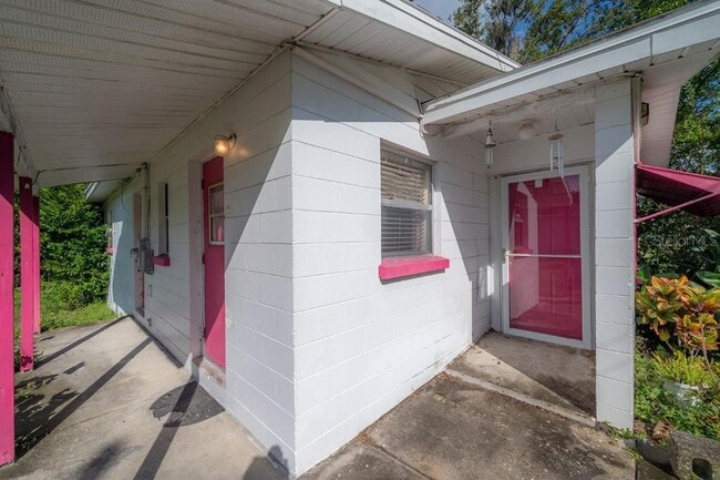 Building Photo - 649 W 11th St