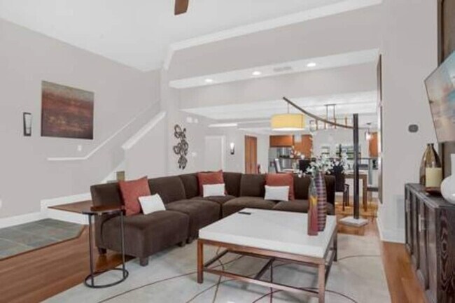Foto del edificio - 14590 Damai Ln