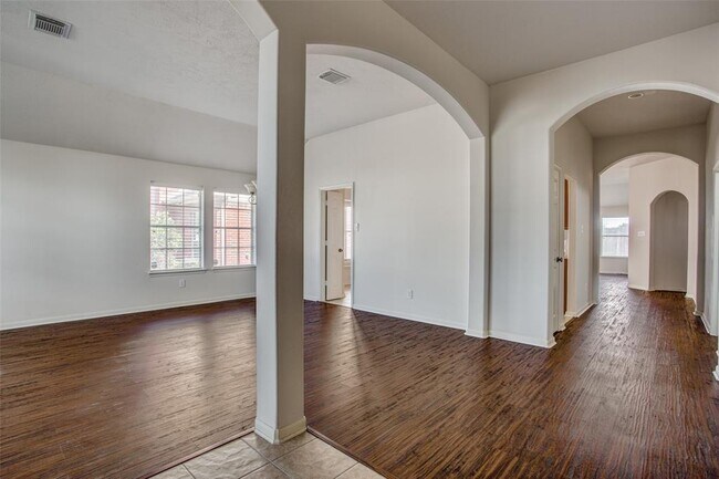 Foto del edificio - 2346 Cool Springs Ln