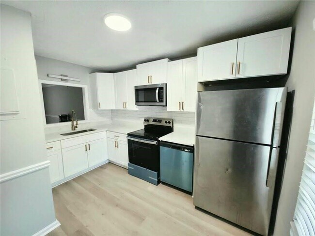 Foto del edificio - 1221 Oak Forest Ct SW