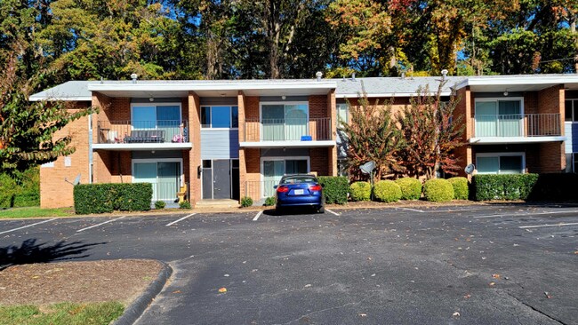 Foto del edificio - 1700 Carlisle Ave