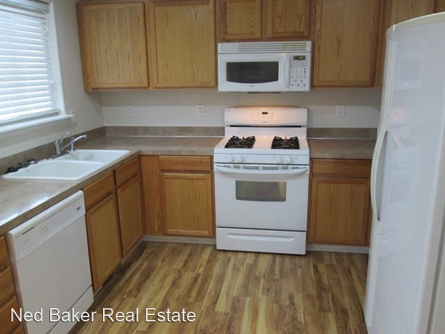 Building Photo - 3 br, 2.5 bath House - 3082 Tierra Dr NE