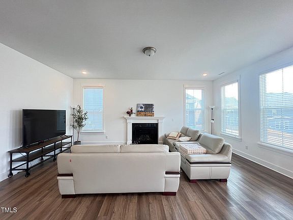 Building Photo - Build Equity While Leasing - Lease and Own...