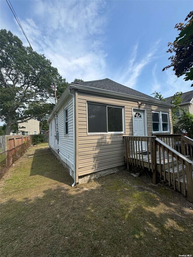Foto principal - 167 B Cypress Dr