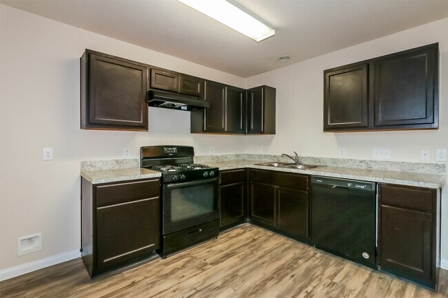 Foto del edificio - 6014 Peaceful Ridge Dr