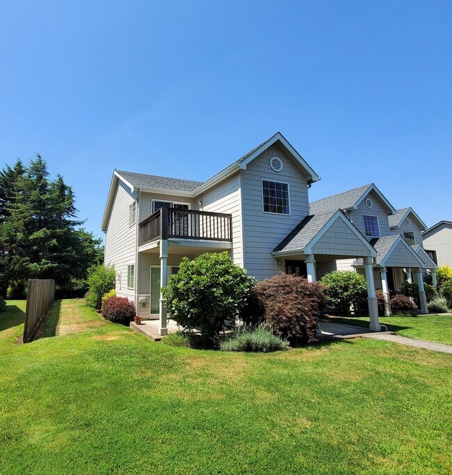 Building Photo - Beautiful Condo in Gilham
