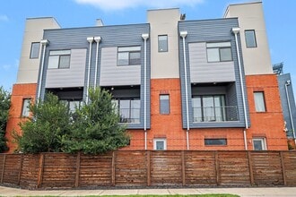 Building Photo - 1606 N Hackberry St