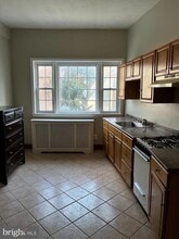 Building Photo - 1410 W Porter St