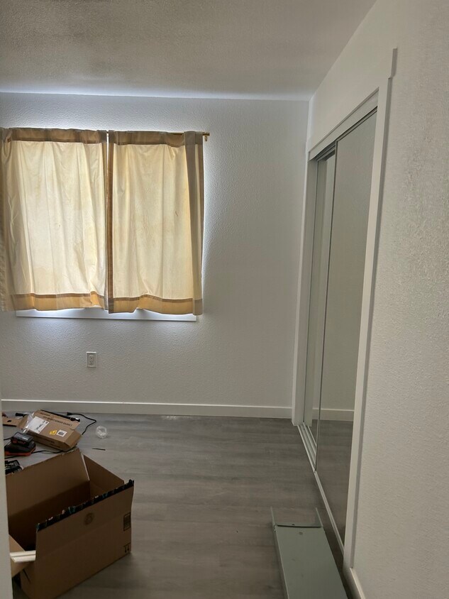 Foto principal - 25888 Juniper St