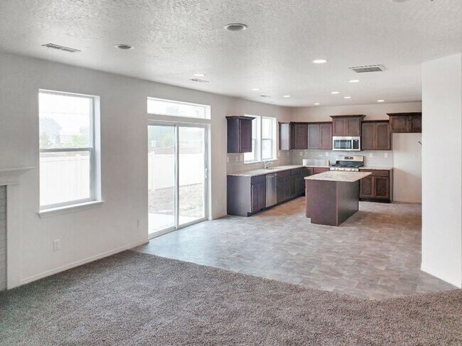 Foto del edificio - 4026 N Arrowleaf Lp