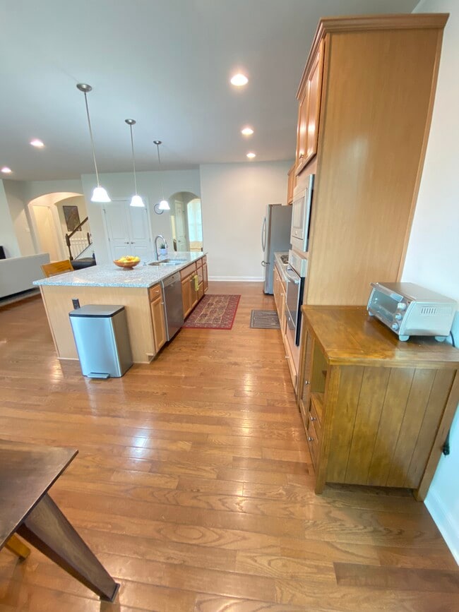 Kitchen - 1709 Stevensan Dr
