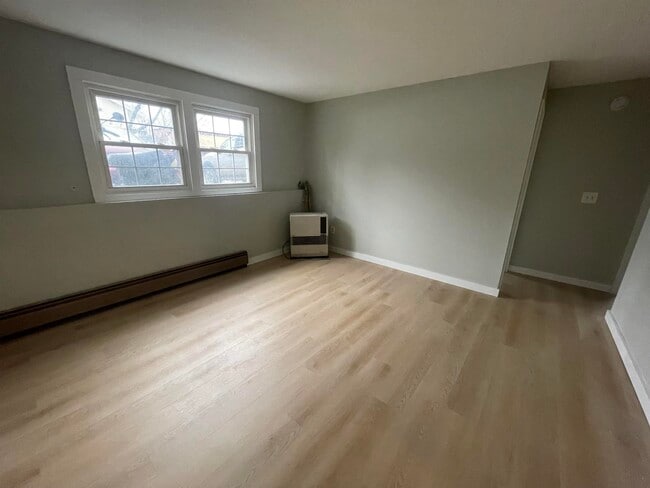 Foto del edificio - 15 Kingsley Ct