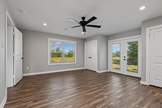 Foto del edificio - 28792 Waller Gladish Rd