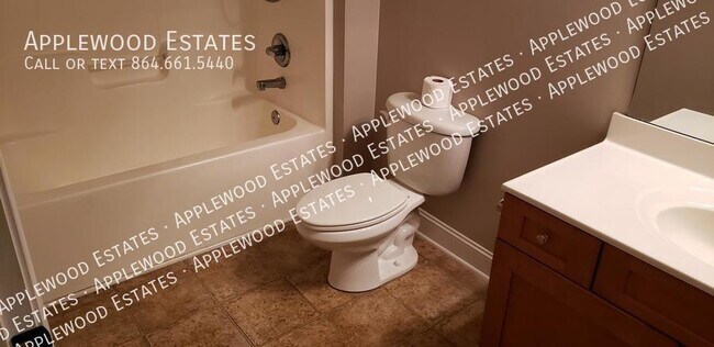 Building Photo - 204 E Stableford Dr