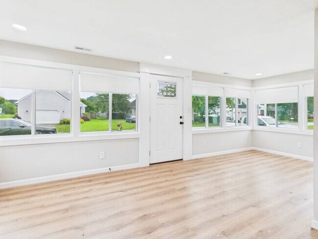 Foto del edificio - Beautiful 3 Bedroom 2 Bathroom 1 car Garag...