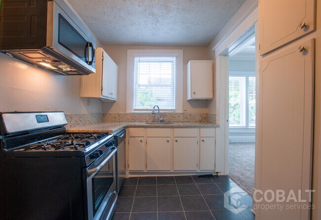 Foto del edificio - 615 Linwood Ave NE