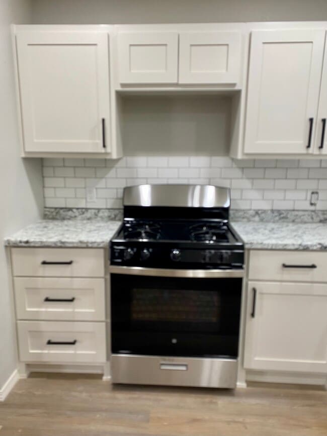 Building Photo - 704 East E Street