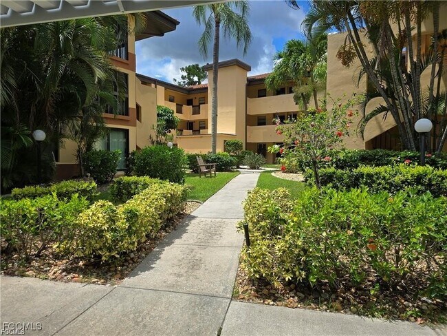 Foto del edificio - 6142 Whiskey Creek Dr