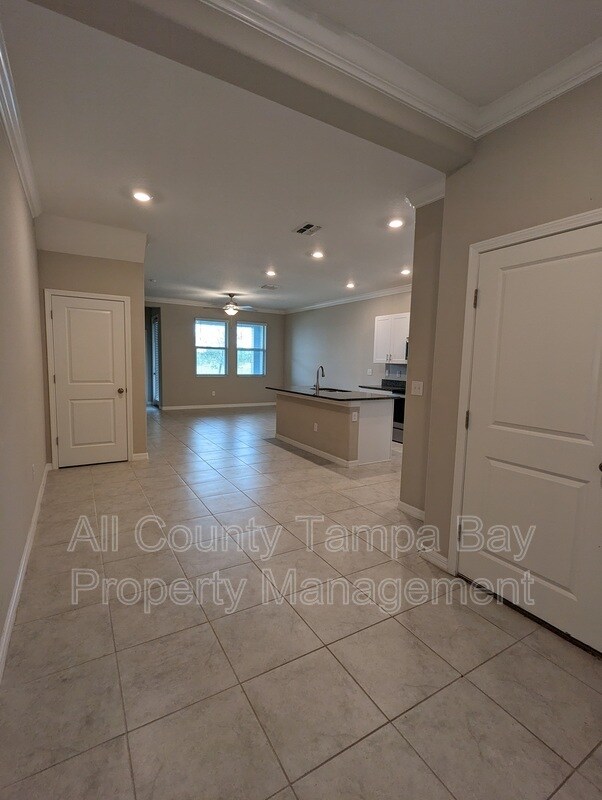 Foto del edificio - 32047 Blue Passing Loop