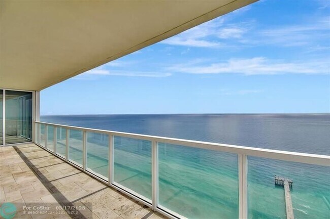 Building Photo - 16699 Collins Ave