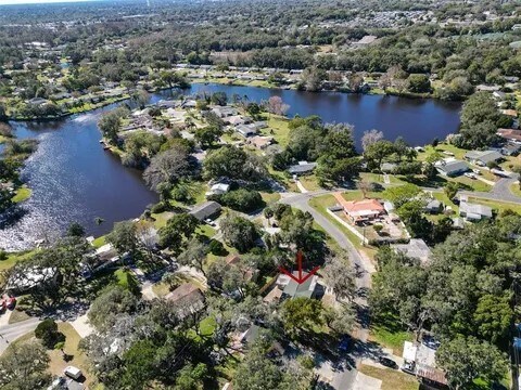 Foto del edificio - 7250 Cedar Point Dr