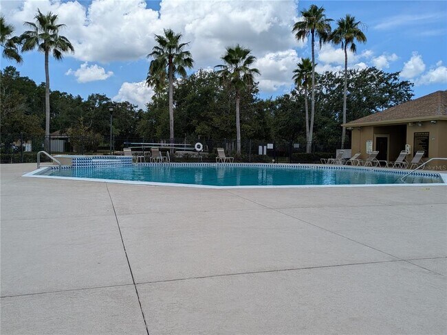 Foto del edificio - 9548 Lake Chase Island Way