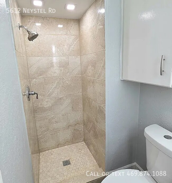 Foto del edificio - 5612 Neystel Rd