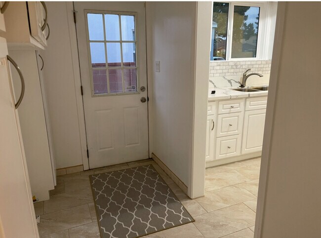 Foto del edificio - 9517 Kauffman Ave