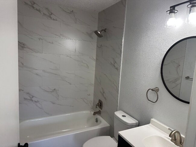 Foto del edificio - 5524 Lochmoor