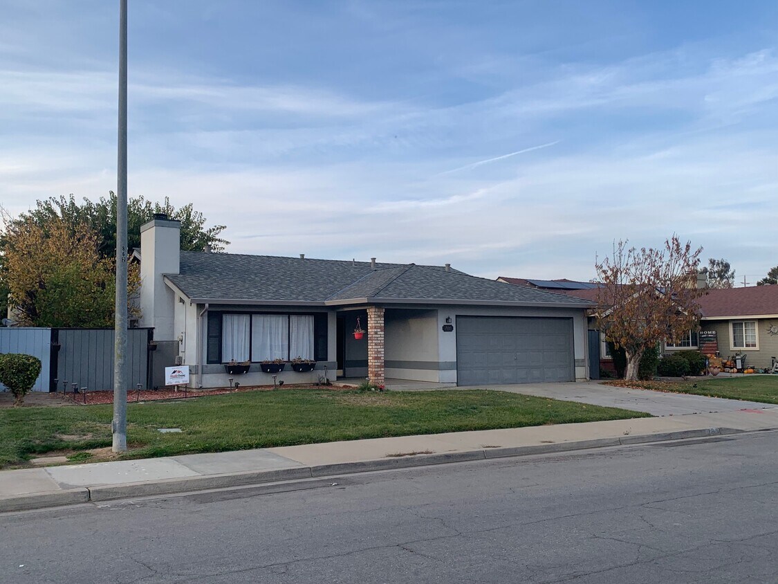 Foto principal - 786 McDonald Way