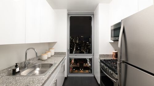 Building Photo - 503 W 37th St