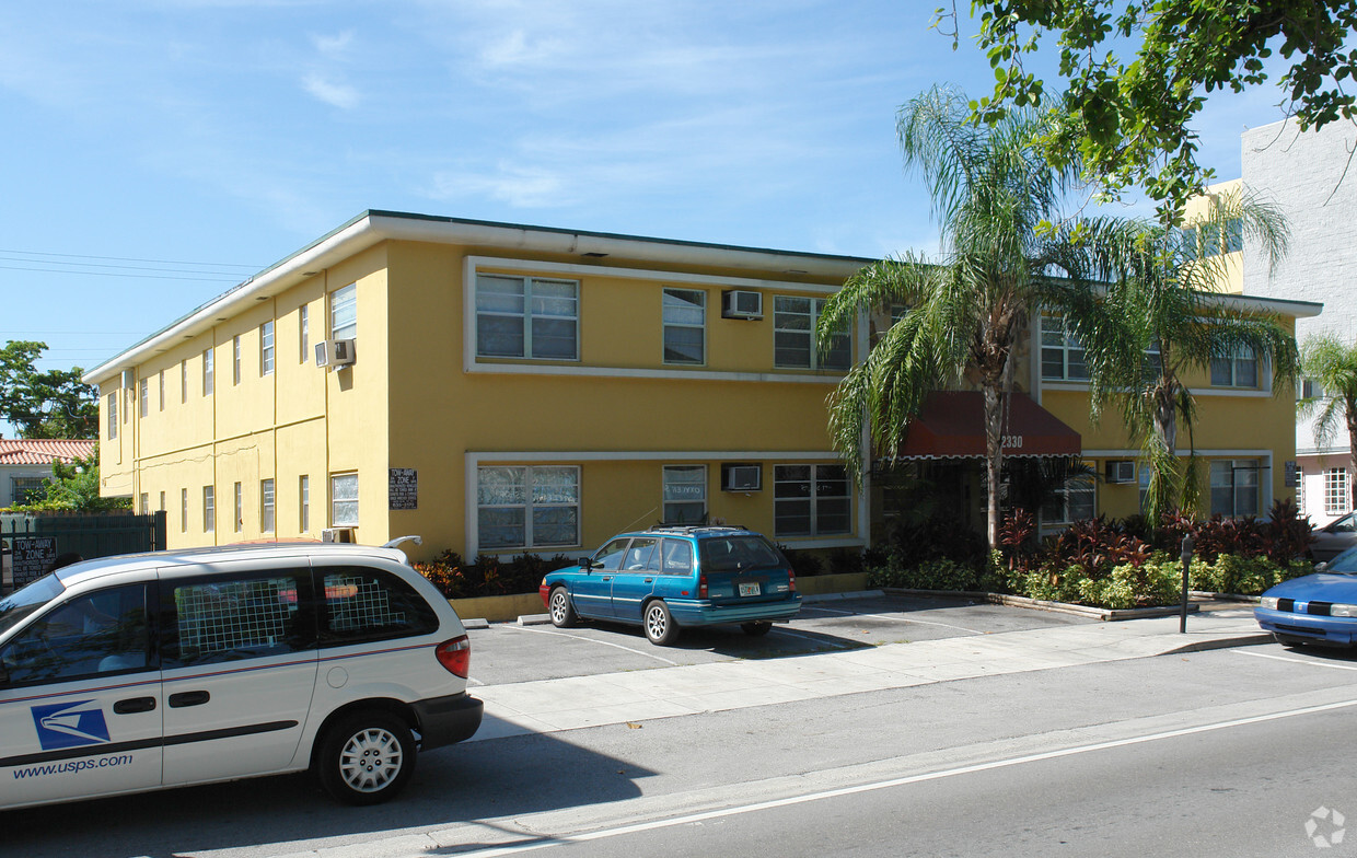 Building Photo - 2330 Coral Way